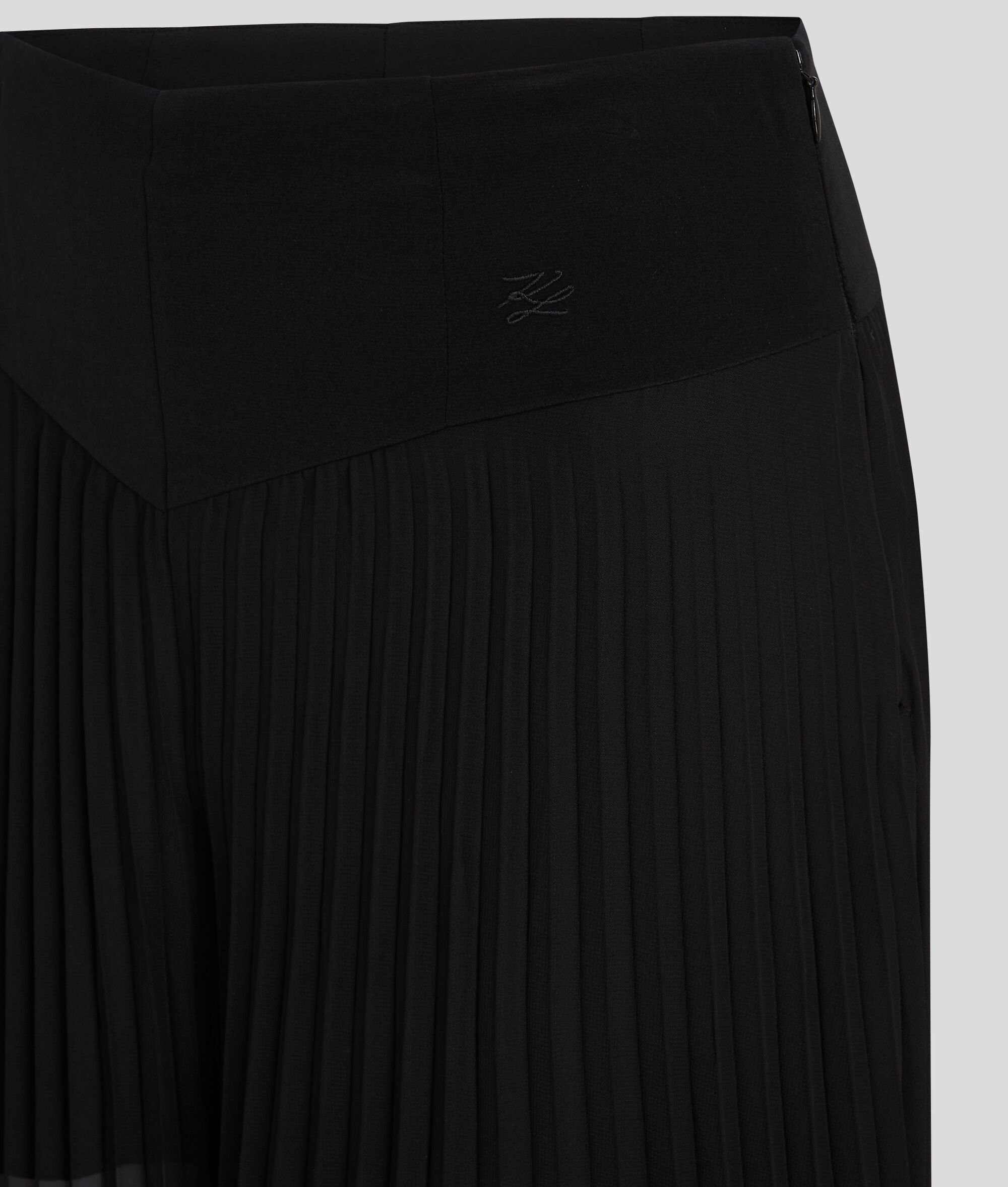 (image for) Extraordinary High-rise pleated trousers